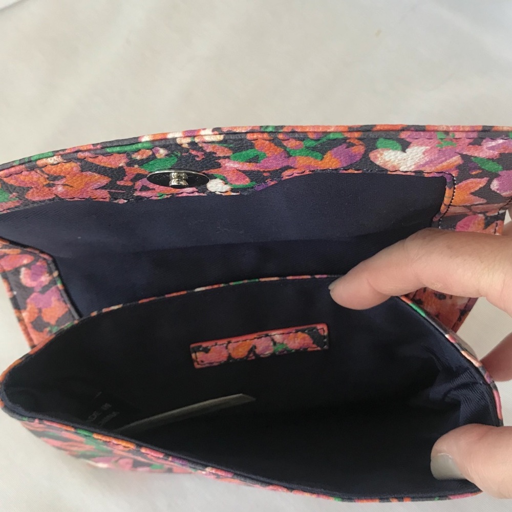 NWOT Ann Taylor Floral Print Clutch - Picture 5 of 5